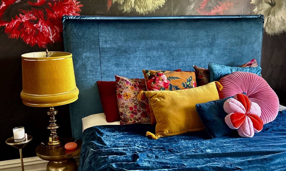 Fitzroy House | Eversley Heritage Grandeur in Fitzroy 10 min walk to CBD