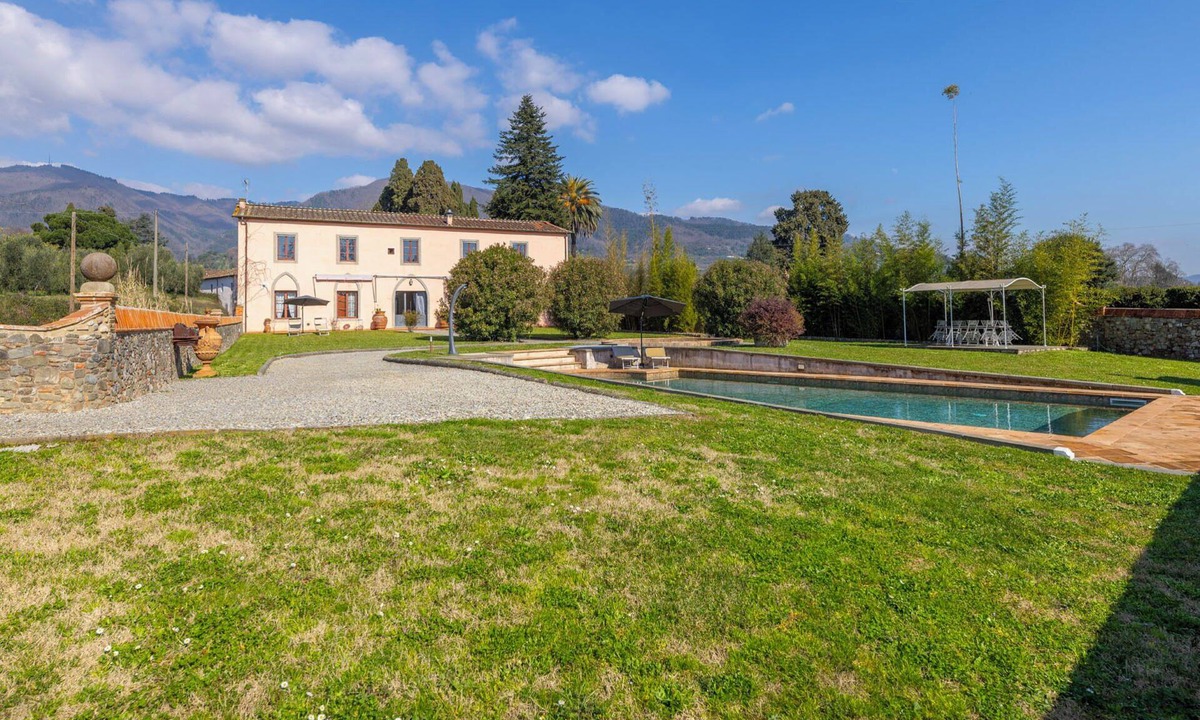 Capannori Villa | Exclusive Villa with two Pools and private garden