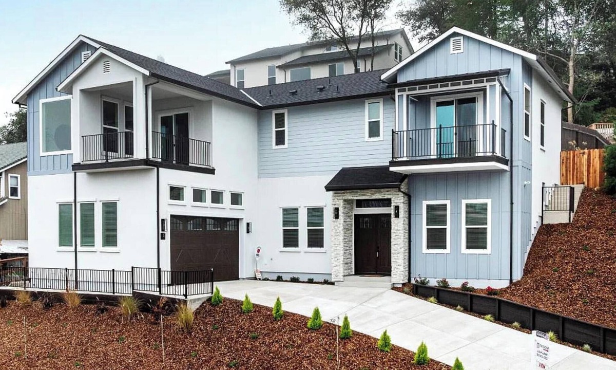 North Auburn House | Fabulous, brand new 3-bedrm house with views, high-speed internet, AC in Auburn.