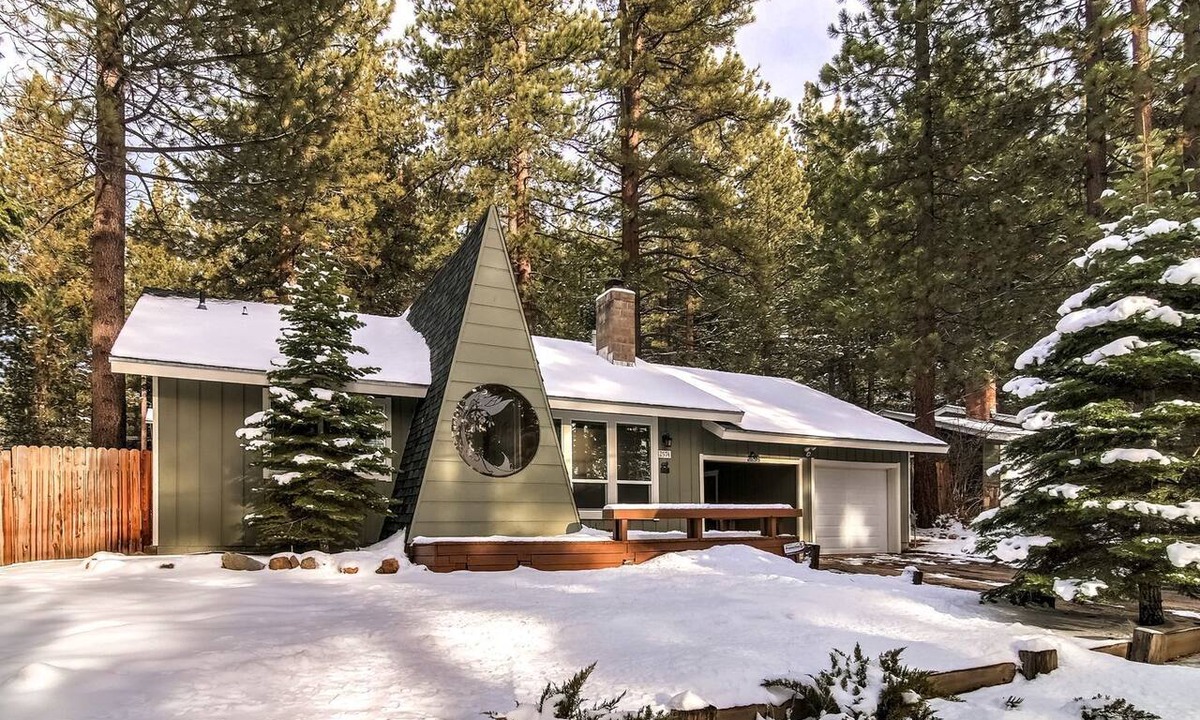 Montgomery Estates Cabin | Family Friendly Cabin Near Heavenly Ski Resort in South Lake Tahoe