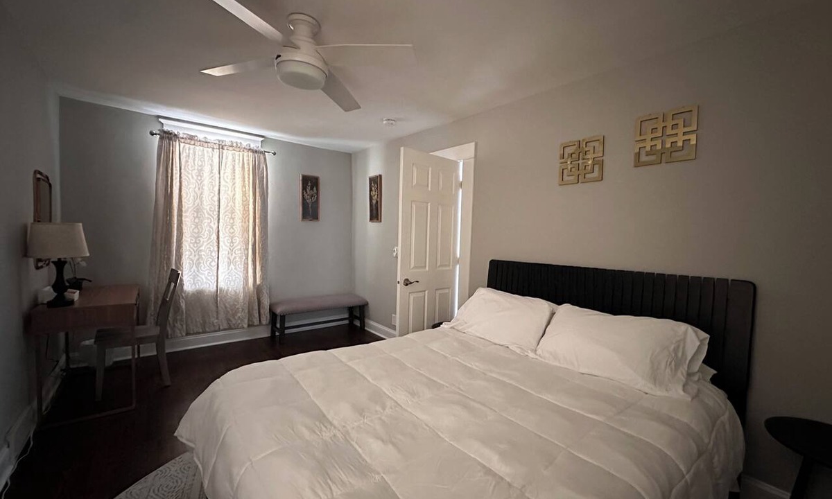 Downers Grove Apartment | First floor apartment DT Downers Grove