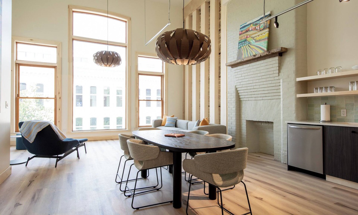 Traverse City Condo | Flat 302 Front and Union