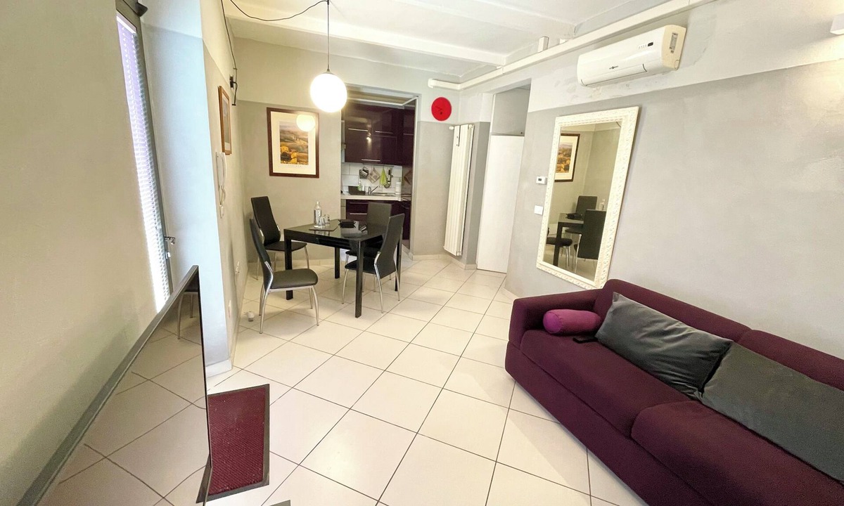 San Jacopino Apartment | Flat 52 in San Jacopino Entire apartment, 3 guests, 10 minutes from SMN/Duomo