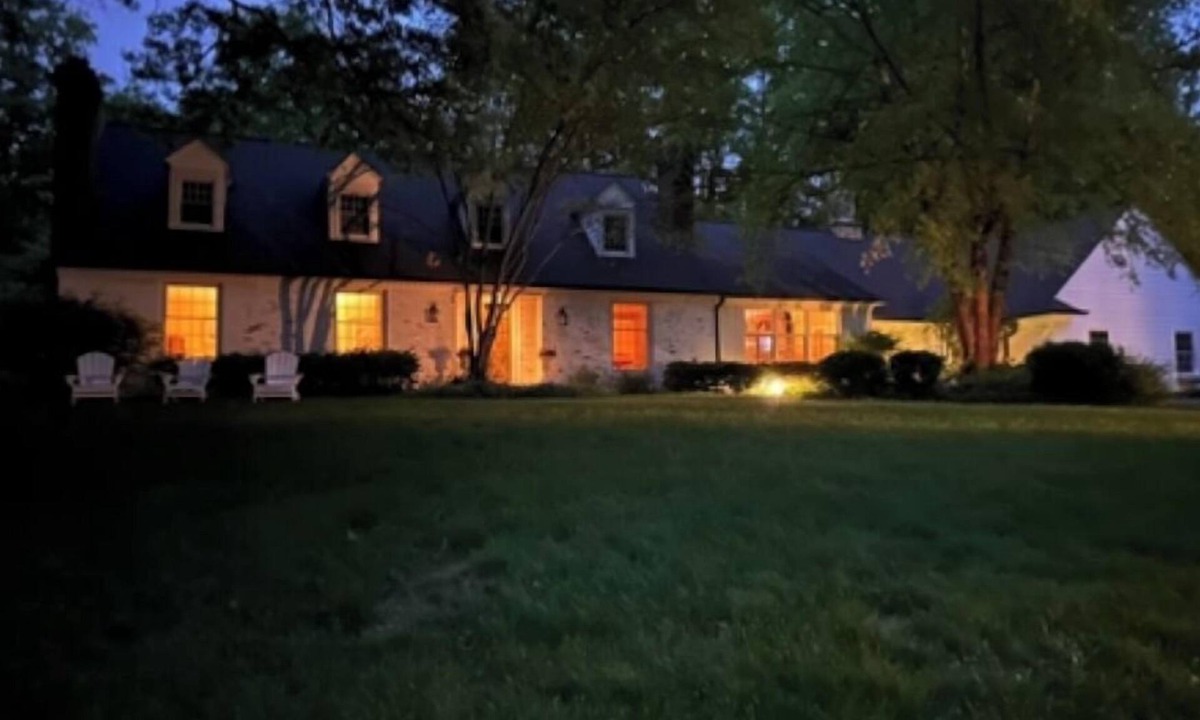 Indianapolis Apartment | Fox Knoll 2- Studio-Sleeps 2-Grand Park, Concerts, Butler! Park-Like Setting!