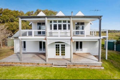 French Island House | French Island Hill House