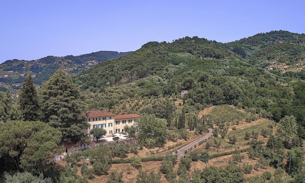 Nozanno Villa | Fully-serviced luxury villa with AC, private chef, staff and spectacular views