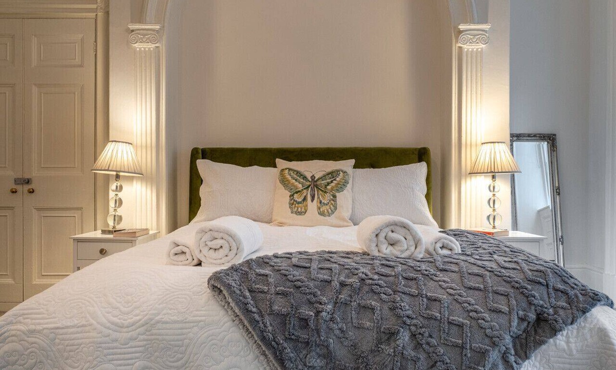 Bath Apartment | Garden Flat – Stunning Georgian Apartment in Grosvenor Place