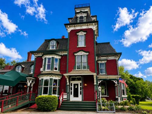 Port Austin Hotel | Garfield Inn