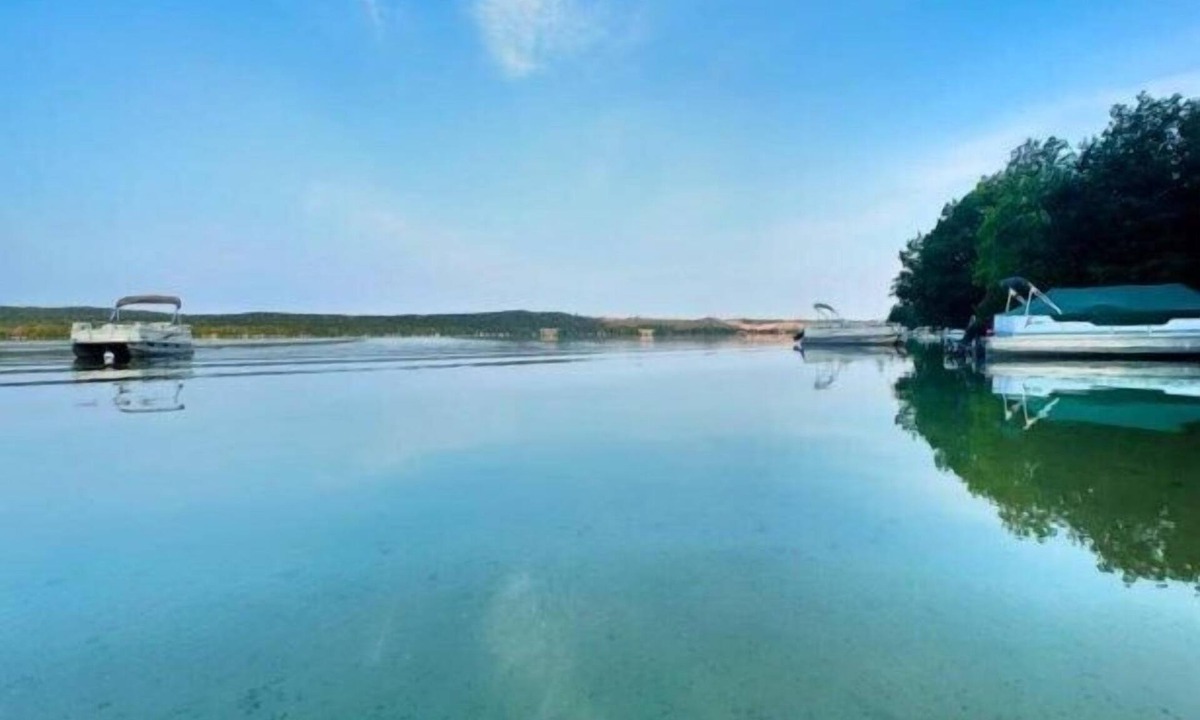 Empire House | Gather and Relax on Little Glen Lake at Blue Haven