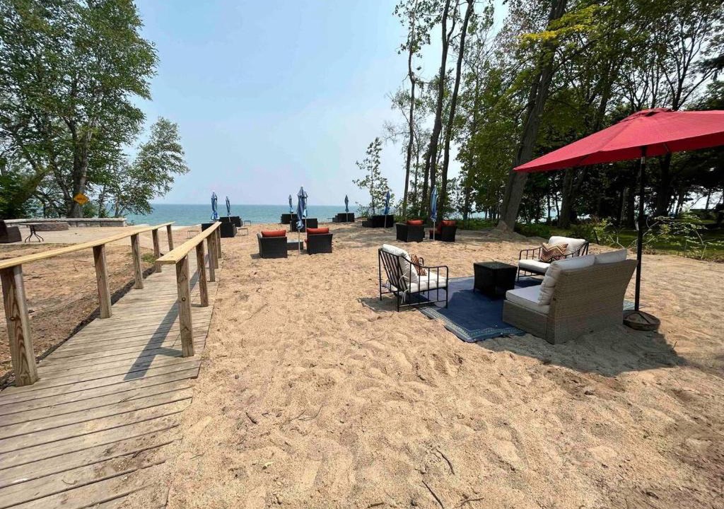 Lexington House | Great Lakes Resort - Entire Beach House - Suite 15 and 16