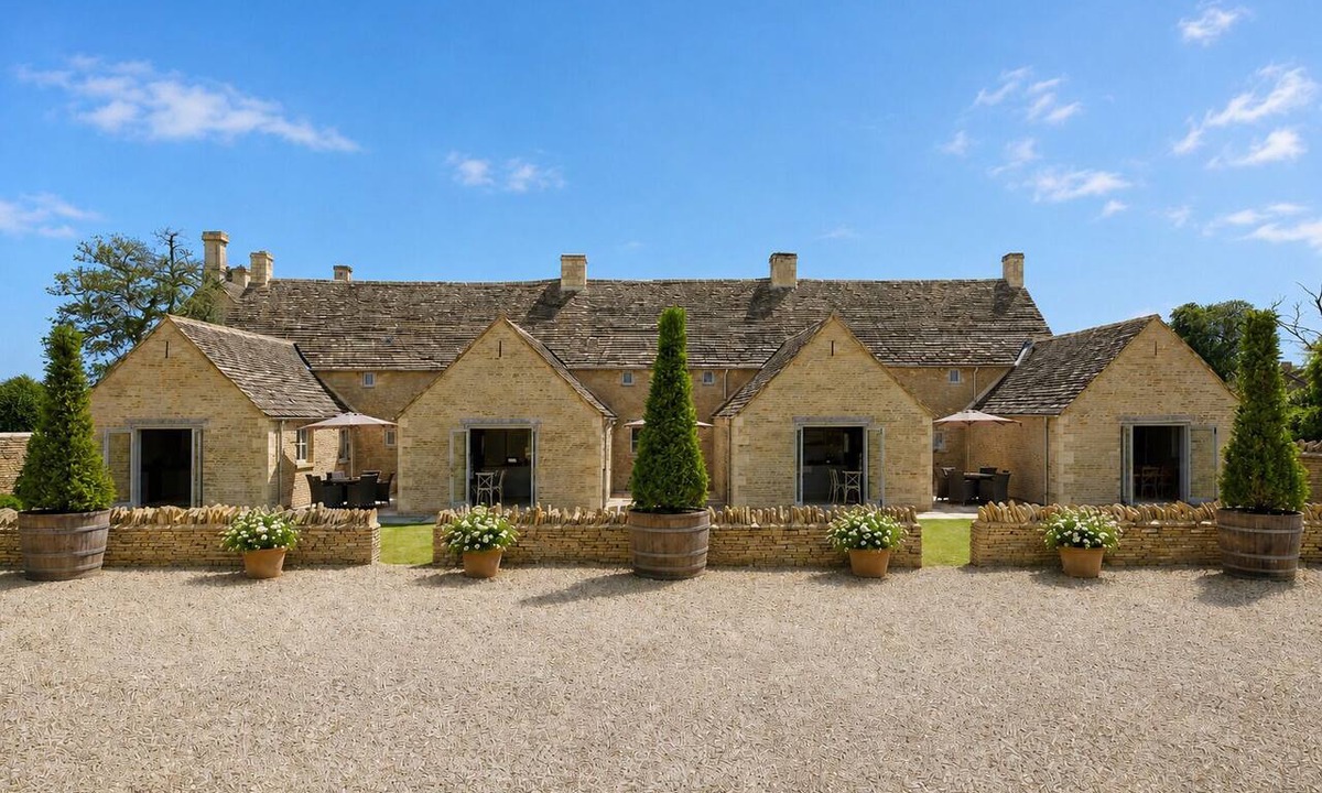 Southrop Cottage | Greys Court | 5 Luxury Cottages | Sleeps 28