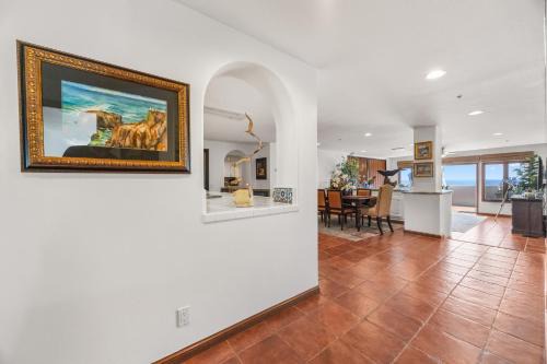 Avalon House | H1864 - Hamilton Cove Villa 18-64