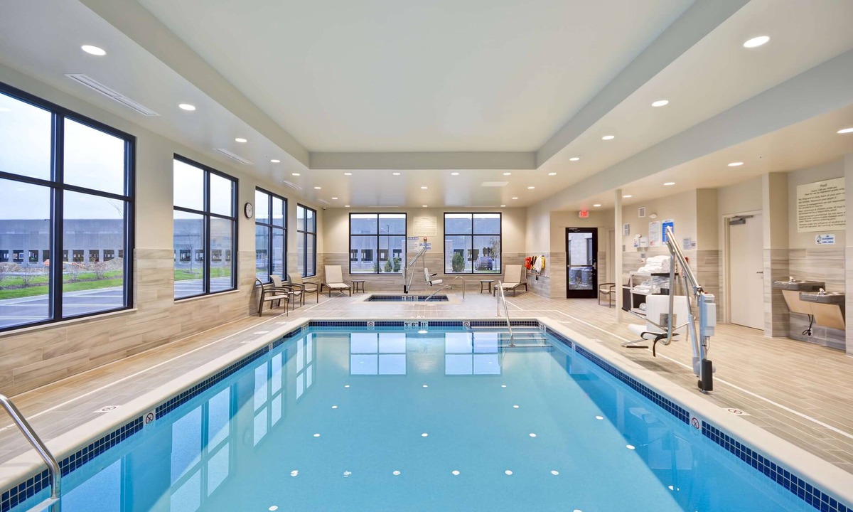 Livonia Hotel | Hampton Inn Livonia Detroit