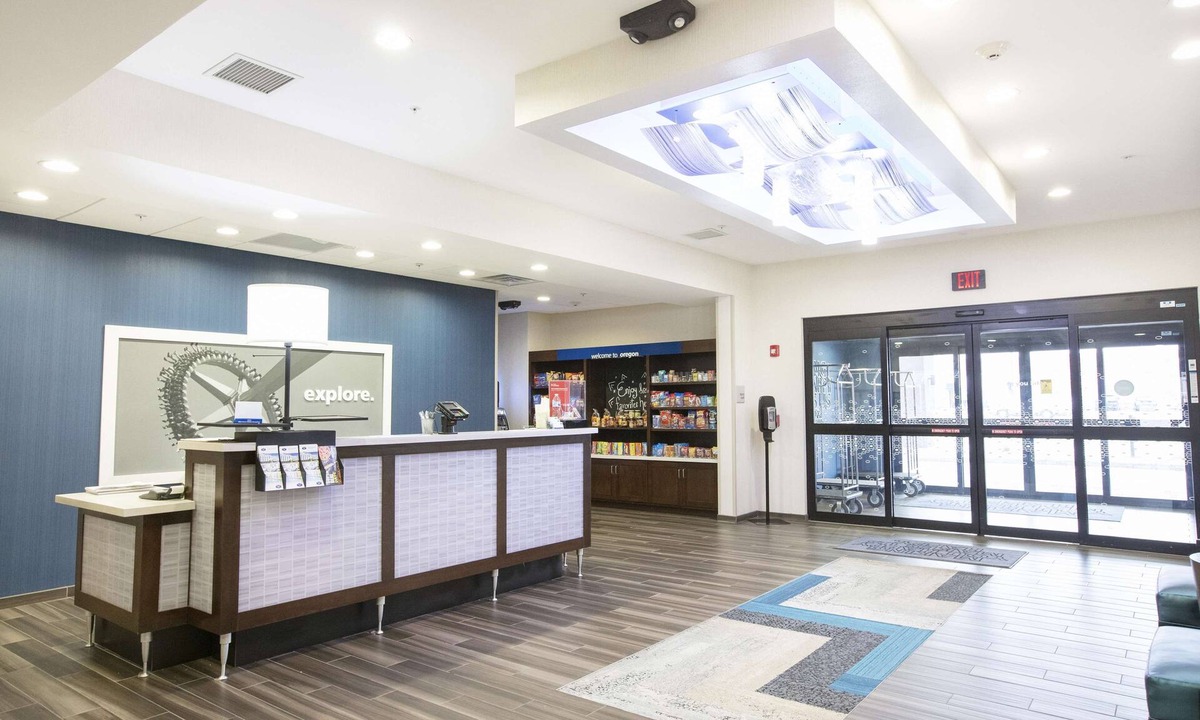 Toledo Hotel | Hampton Inn Toledo/Oregon