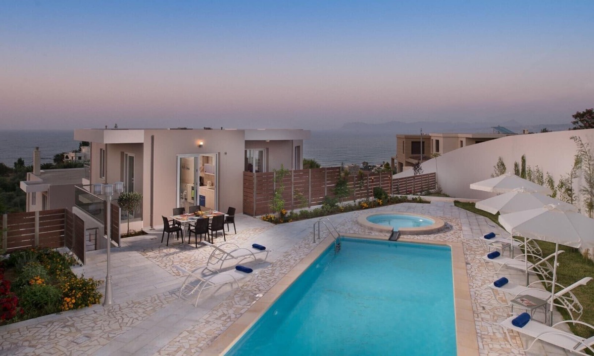 Kato Stalos Villa | Heated pool + Hydromassage ★ 500mt to beach ★ Sea view ★ Walk to market/restaurants/bar