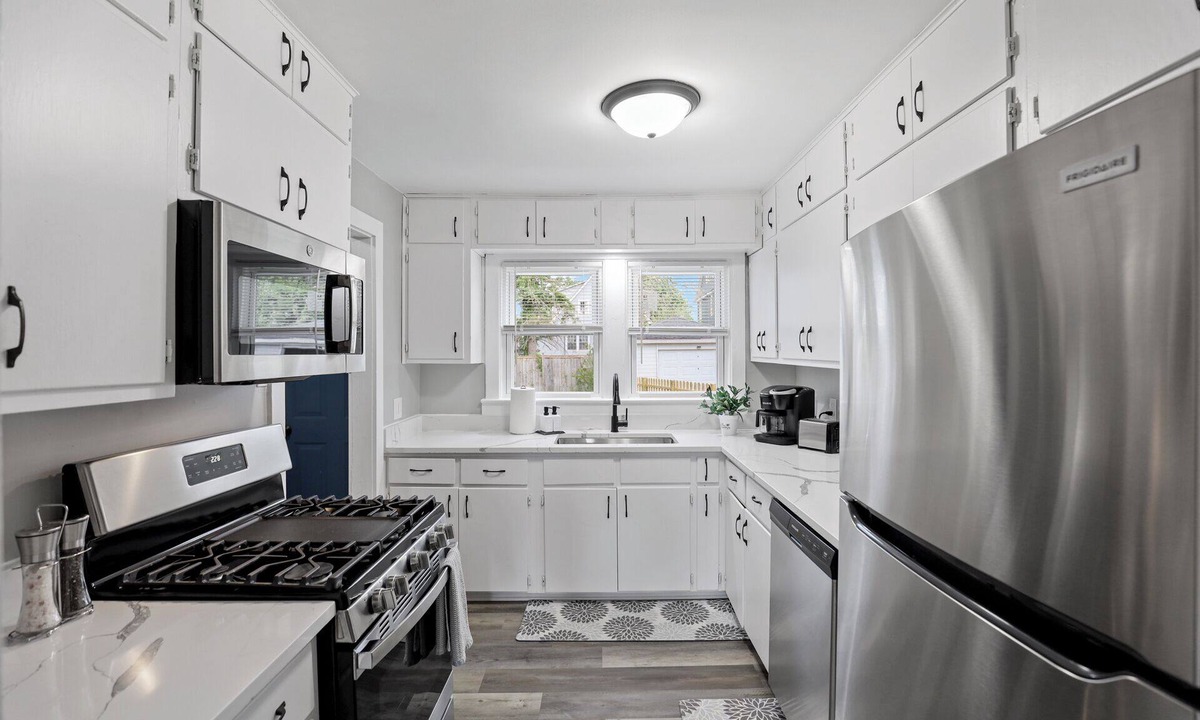 Fullersburg House | Hinsdale Haven, Pet Friendly!