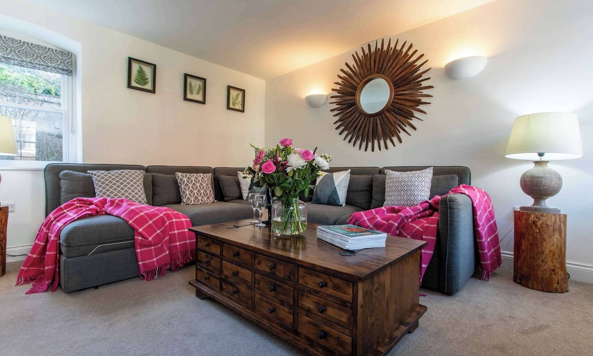Bath House | Historic 18th-Century Cottage w/Parking & Garden