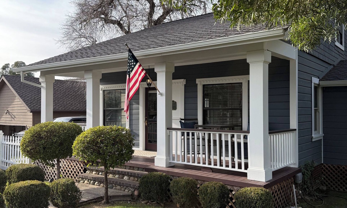 Folsom House | Historic Folsom Craftsman Retreat + Luxury Pool House Pool Walk to Sutter St
