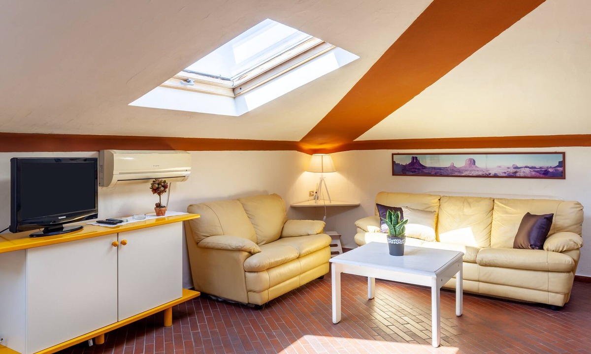 Viareggio Apartment | Holiday Apartment "Loft parallela Lungomare posto auto" with A/C & Wi-Fi