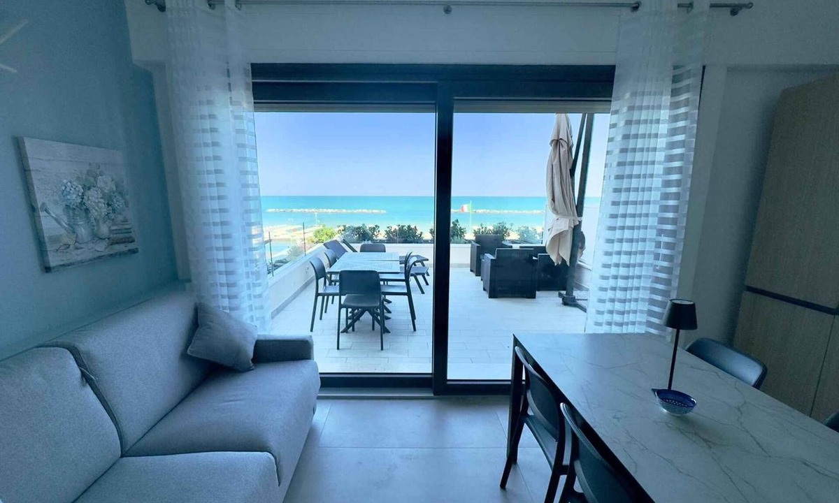 Pesaro Apartment | Holiday apartment with air conditioning, internet and balcony with sea view