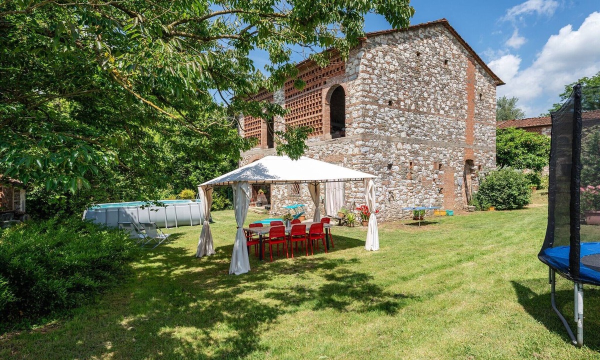 Capannori House | Holiday Home 'Bicchio' with Private Pool, Wi-Fi and Air Conditioning