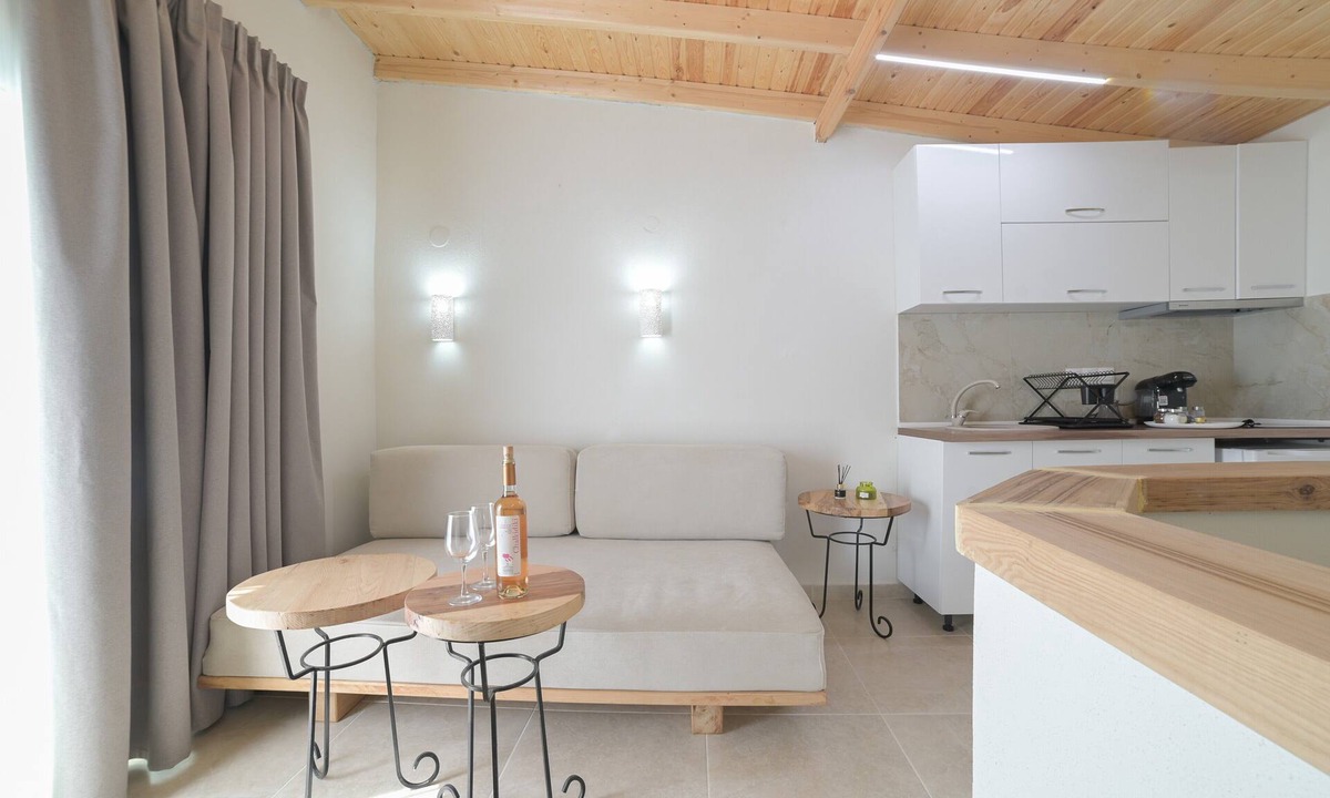 Nea Propontida House | Holiday Home 'One Bedroom Apartment' with Balcony, Wi-Fi and Air Conditioning