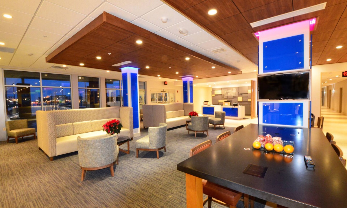 Perrysburg Hotel | Holiday Inn Express & Suites Toledo South - Perrysburg by IHG