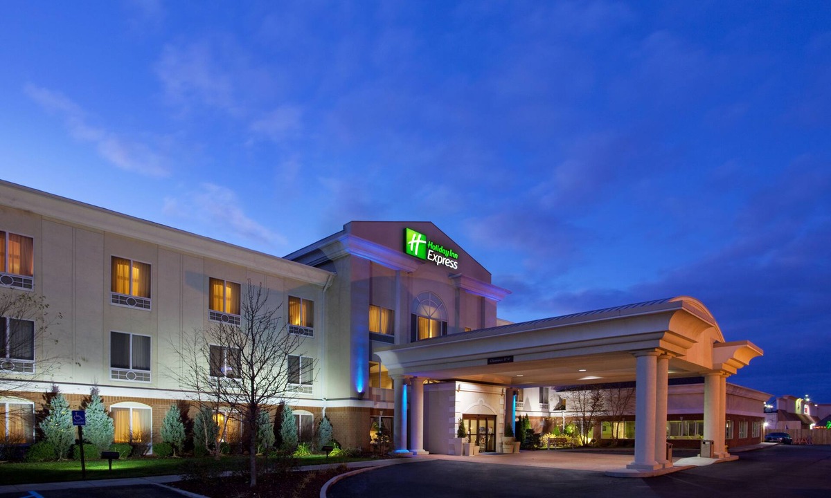 Oregon Hotel | Holiday Inn Express Toledo-Oregon by IHG