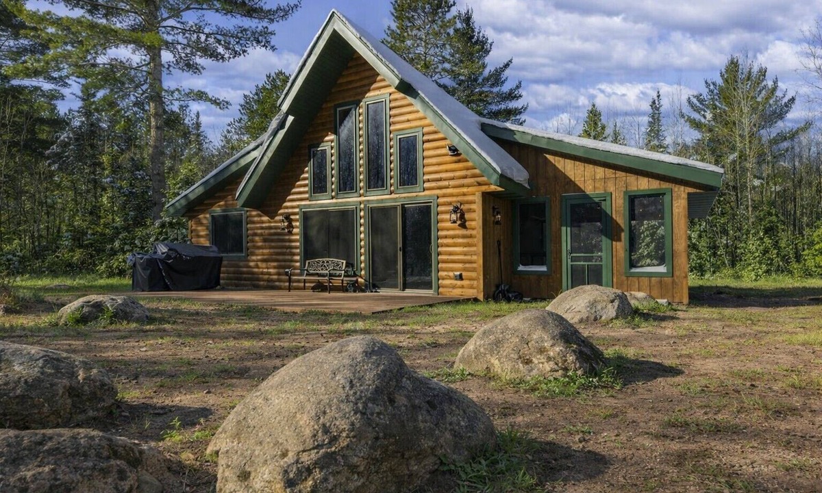 Phelps Cabin | Hot Tub, Firepit, AC, Trails & Lakes, Trailer Parking