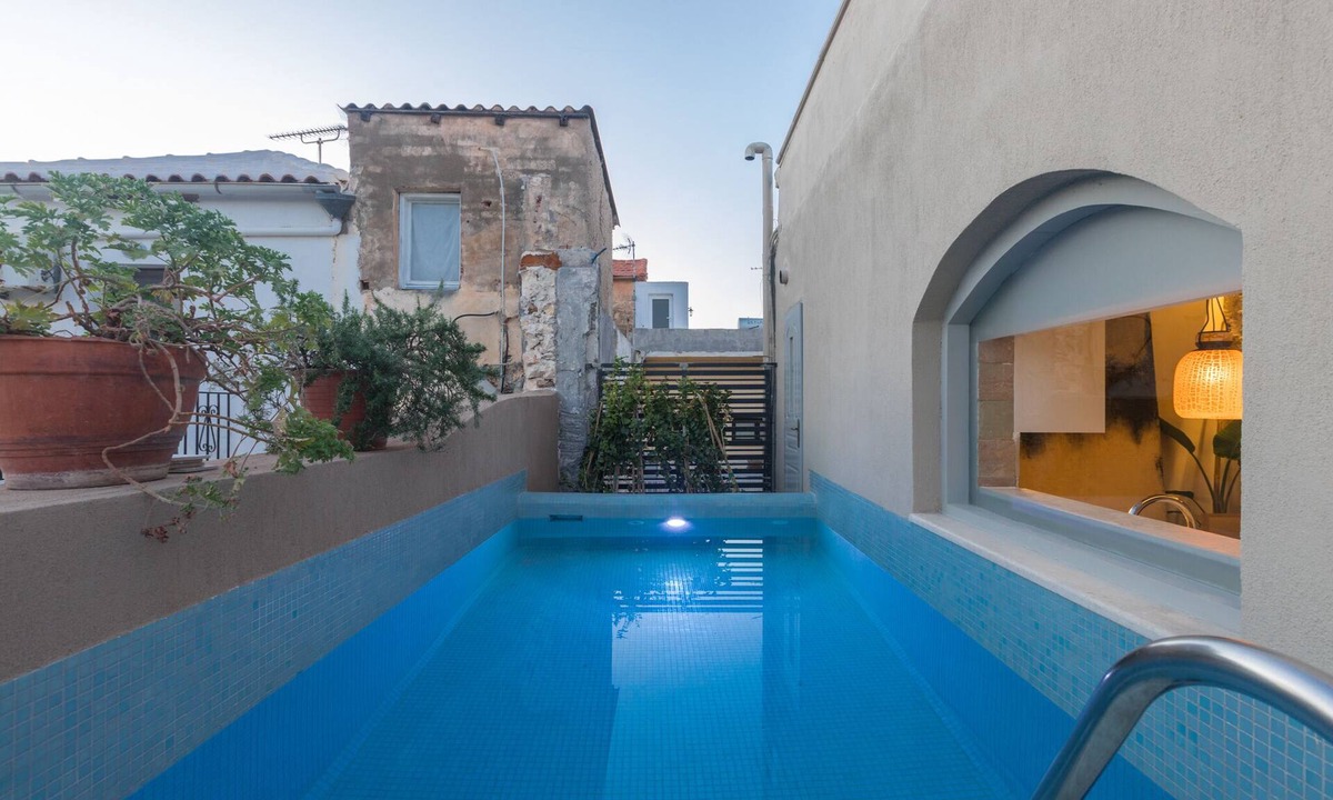 Rethymno House | In the old historical town of Rethymno,Daphne Luxury Home with a private pool