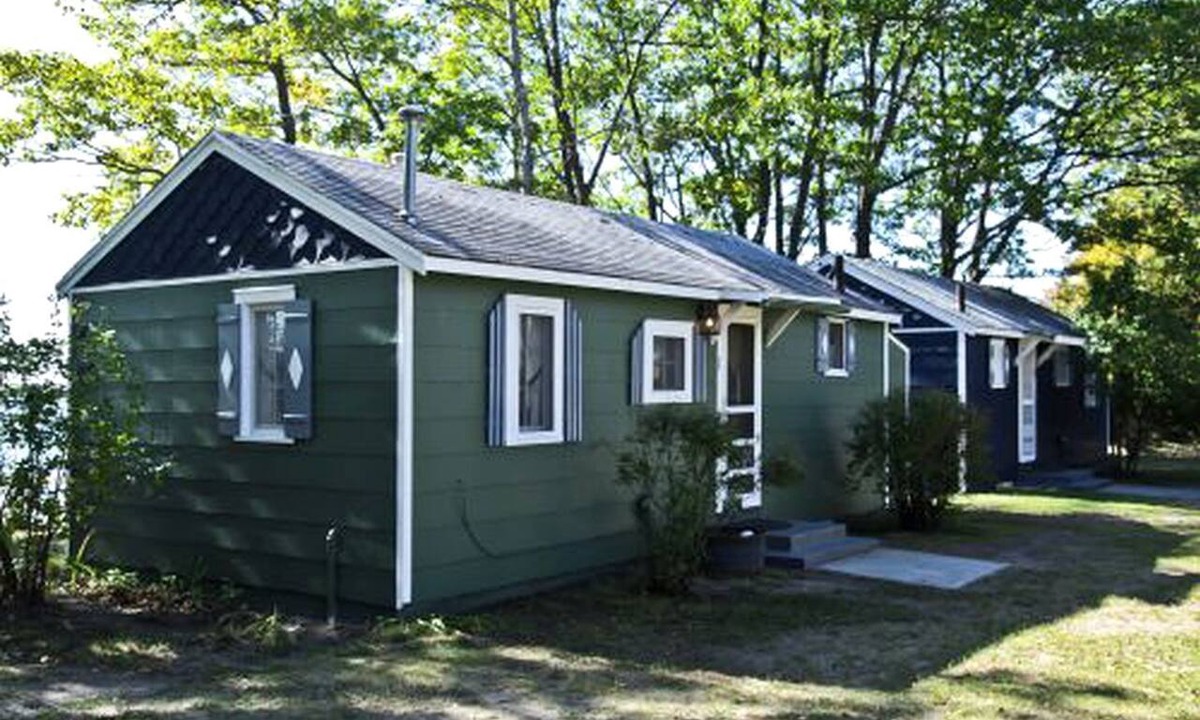 Carp Lake Cabin | Incredible Cabin with Barbecue and Lake Access in Carp Lake, Michigan