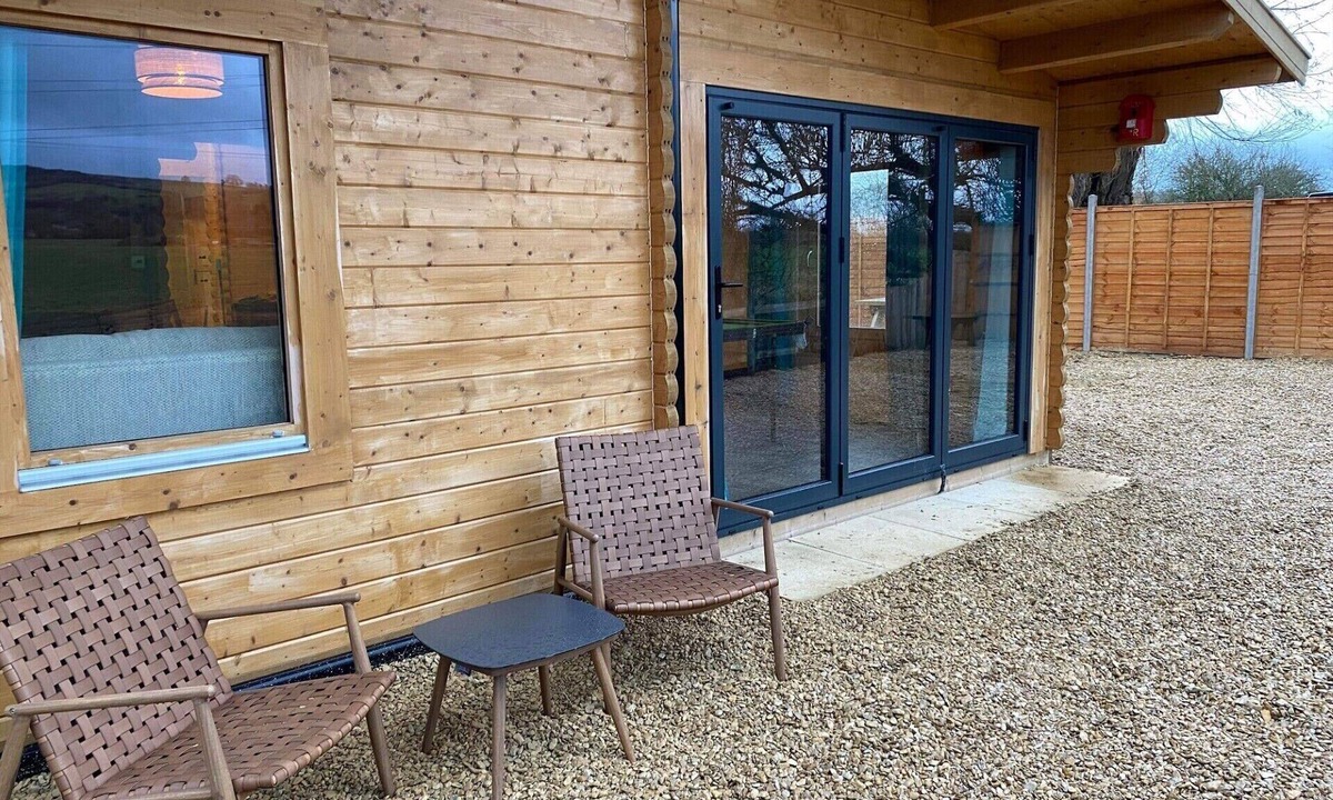Ashton Under Hill Cabin | Inviting 2-Bedroom Cabin in Ashton Under Hill