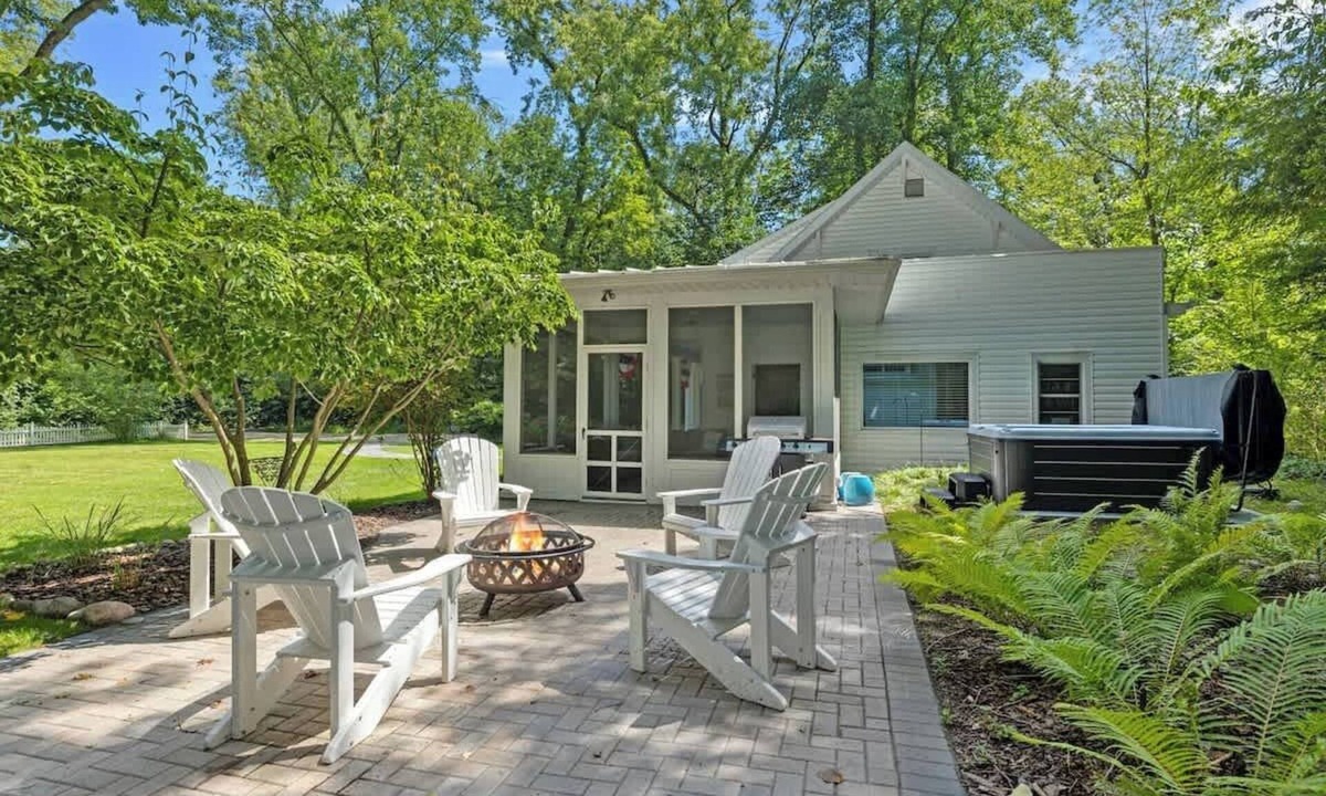 Lakeside House | Juniper Presents: Classic Cottage w Hot Tub, Steps from the Beach