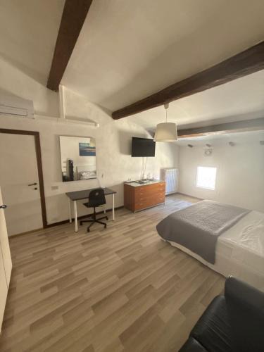 Peretola House | Karivi - Poma
