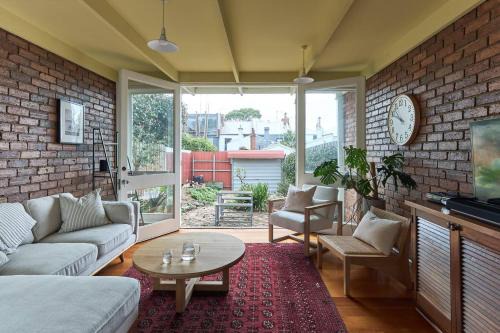 Fitzroy House | King William Terrace - Classic Fitzroy Style