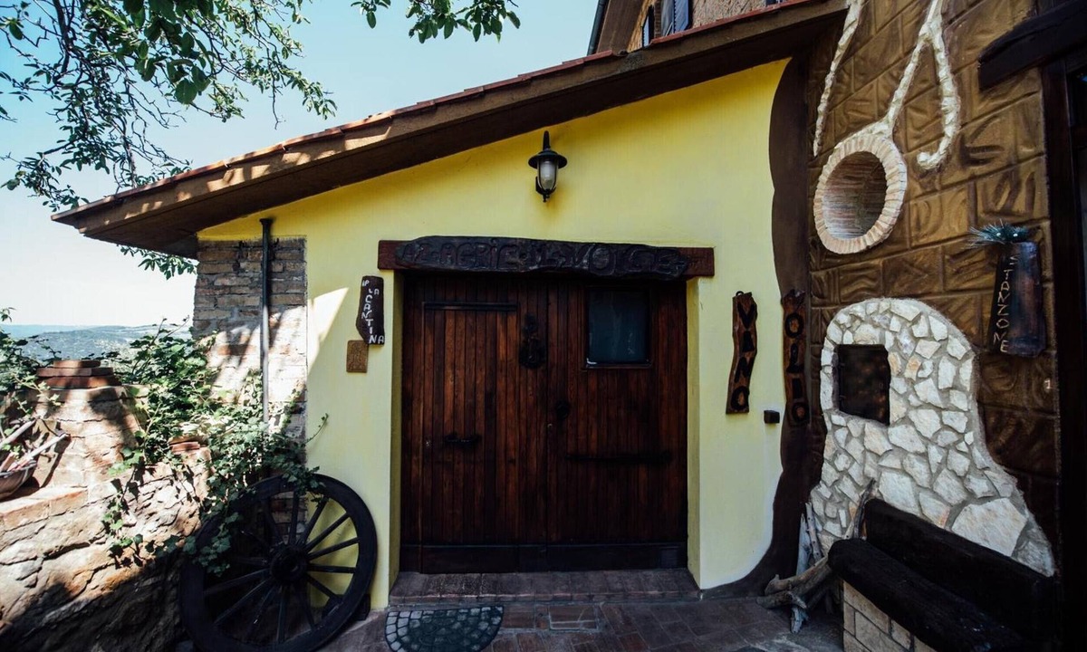 Castiglione d'Orcia Apartment | La Cantina Apartment - Agriturismo Il Noce in Val d'Orcia