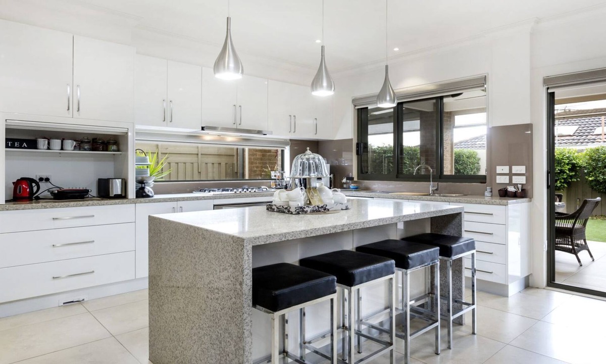Rye House | LA DOLCE VITA RETREAT - RYE