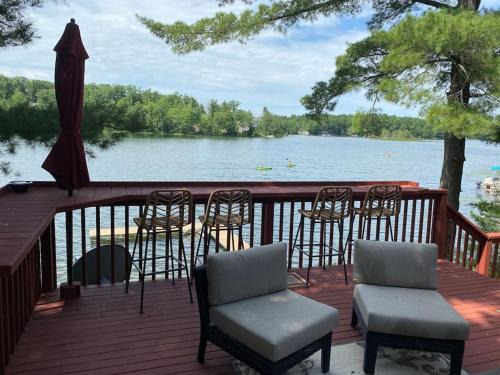 Mayfield House | Lake Cottage with Spectacular Views