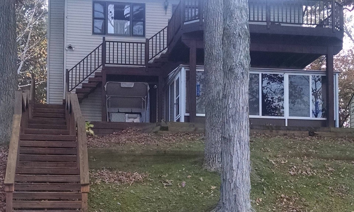 Hartland House | Lake front 3-bedroom house in Hartland