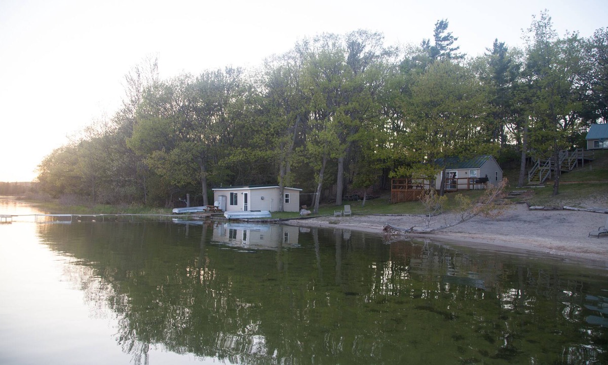 Lake Township Cabin | Lakeside Retreat (Cabin 5)
