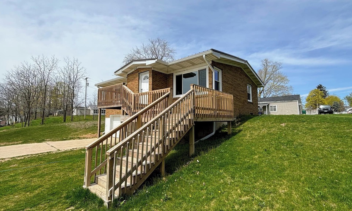 Fremont Cottage | Lakeview Getaway: Steps away from park, public beach and boat launch