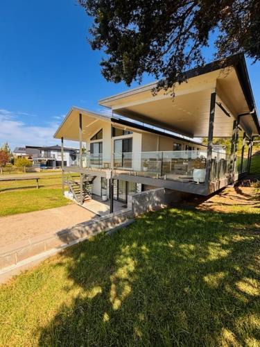 Venus Bay House | Lancaster Lodge. Pet Friendly Multi Family Retreat