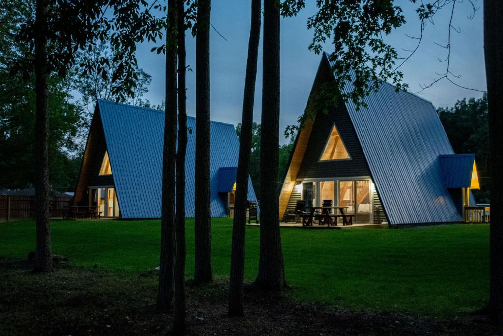 Au Gres House | Life's a Hoot