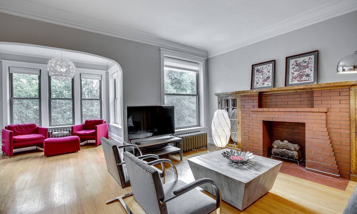 North Center Apartment | Light Filled with Tasteful Pops of Color - You Will Love This Mid-Century Modern Gem by AllSet Turnover