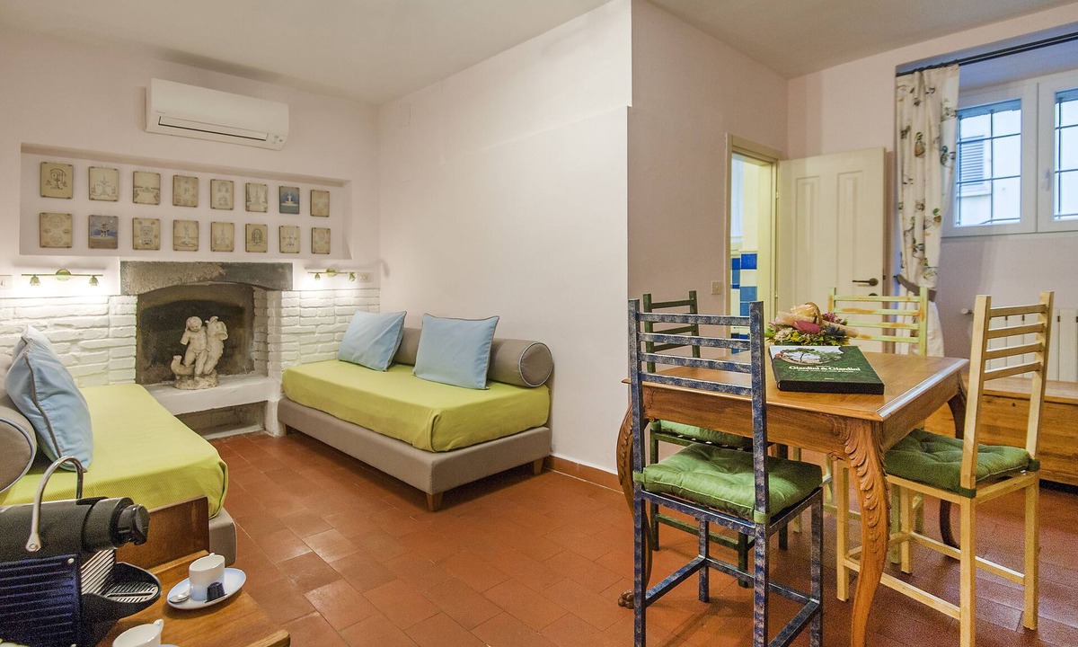 San Giovanni Apartment | Lily apartment between Ponte Vecchio, Uffizi Gallery and Palazzo Vecchio