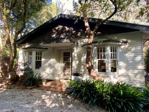 Olinda Resort | Lochiel Cottages - Dandenong Ranges Escape