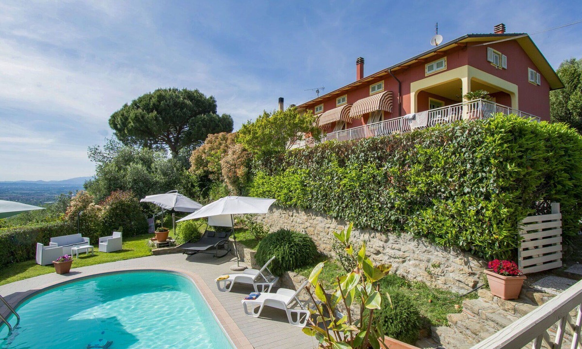 Giugnano Apartment | Lovely apartment for 10 guests with private pool, WIFI, TV, patio and pets allowed