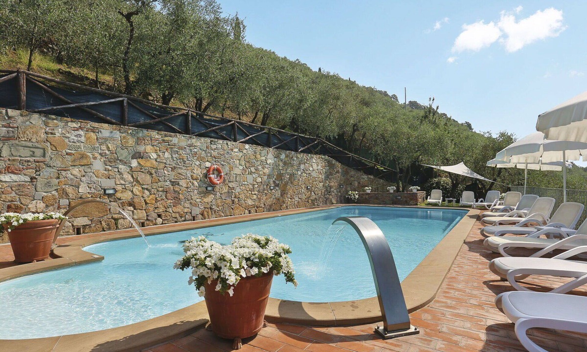 Buti Villa | Lovely apartment in villa for 4 people with pool, WIFI, TV, patio and pets allowed