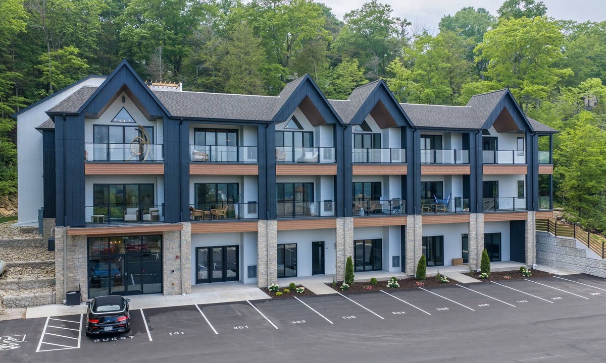 Sister Bay Condo | Luna View | Top-Floor Water Views & Covered Patio in Sister Bay