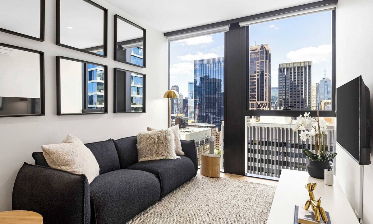 Melbourne Central Business District Apartment | Luxuria Apartments - Collins House